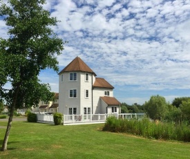 Windrush Turret Lodge