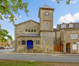 Church suite, Stow-on-the-Wold, Sleeps 4, town location