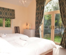 Cotswolds Valleys Accommodation - Stony House - Exclusive use spacious four bedroom holiday home