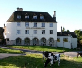 The Bear Of Rodborough Hotel