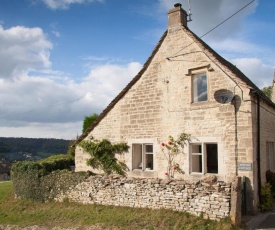 Traditional Cotswold Stone Peaceful Cottage with stunning views