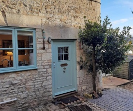 Market Place Cottage, Tetbury, Cotswolds Grade II Central location