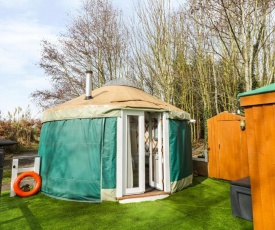 The Lakeside Yurt, Tewkesbury