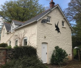 Peaceful cottage, close to coast & moor